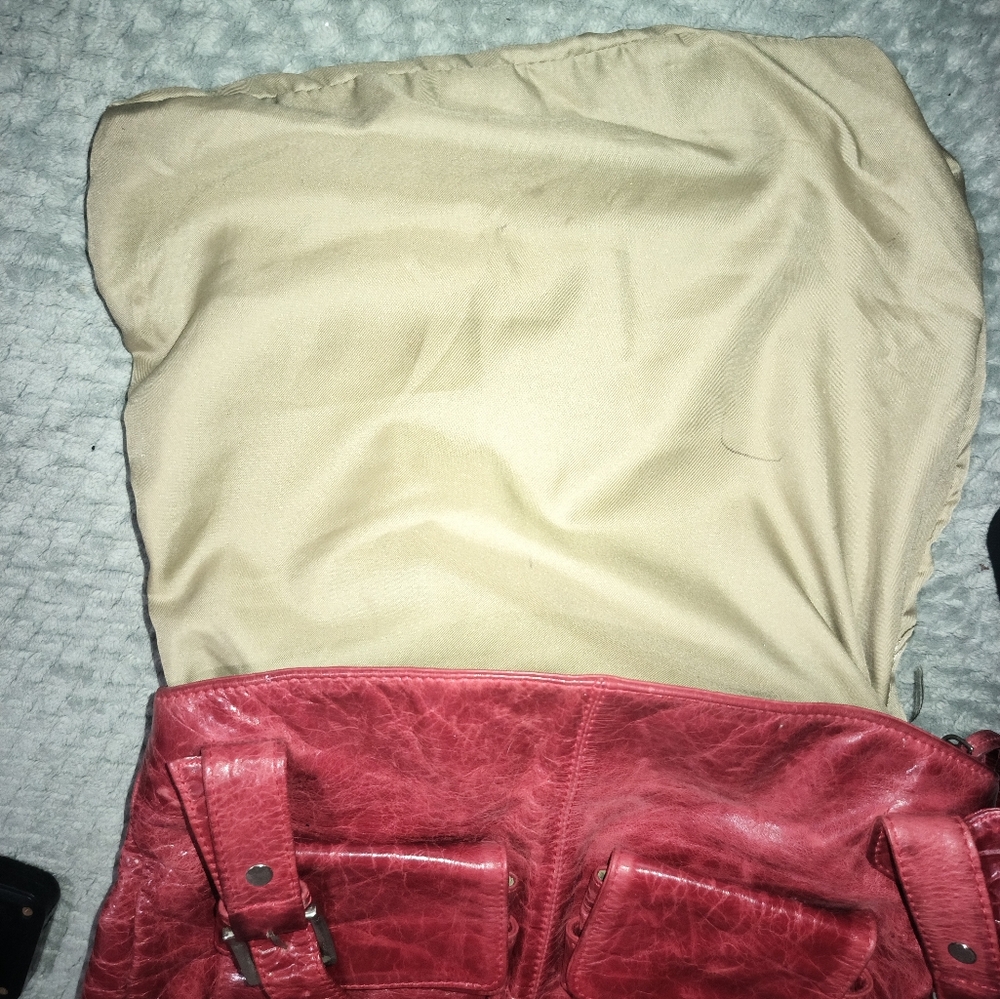 Latico Red Leather Shoulder Bag Double Zip. - Picture 12 of 16